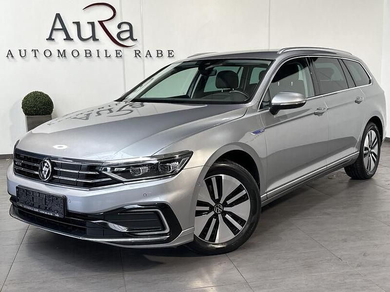 Silber Gebraucht 2022 VW Passat GTE Kombi | 25.749 € (Etwas zu teuer) - Bild 1/4