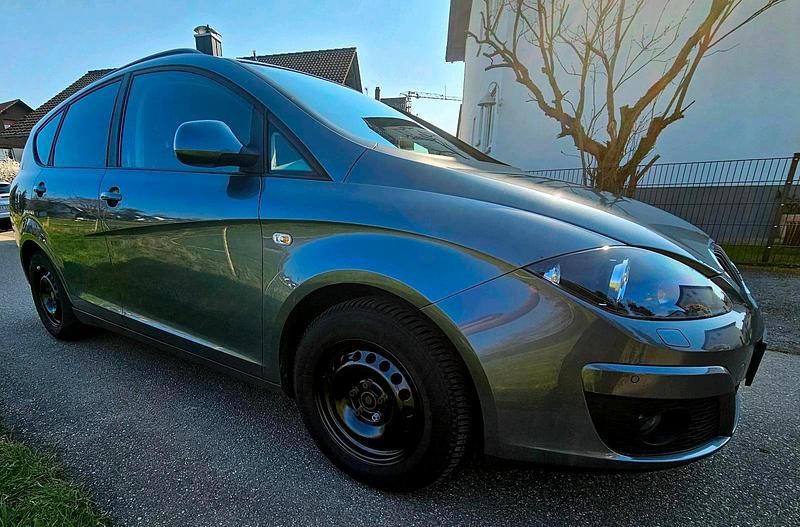 Gebraucht Seat Altea XL 125 PS (91 kW) 2014 Grau Van / Kleinbus