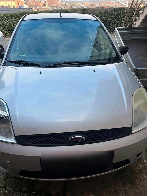 Gebraucht Ford Fiesta 95 PS (69 kW) 2004 Grau Kleinwagen