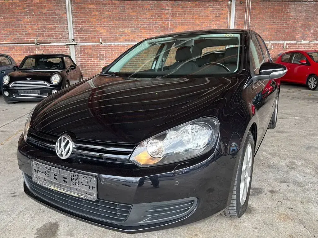 Second-hand VW Golf Style 90 CP (66 kW) 2009 Negru Monovolum