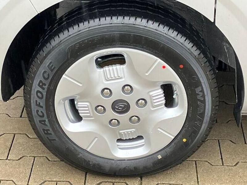 Gebraucht Maxus EV80 88 kW (120 PS) 2024 Silber Van