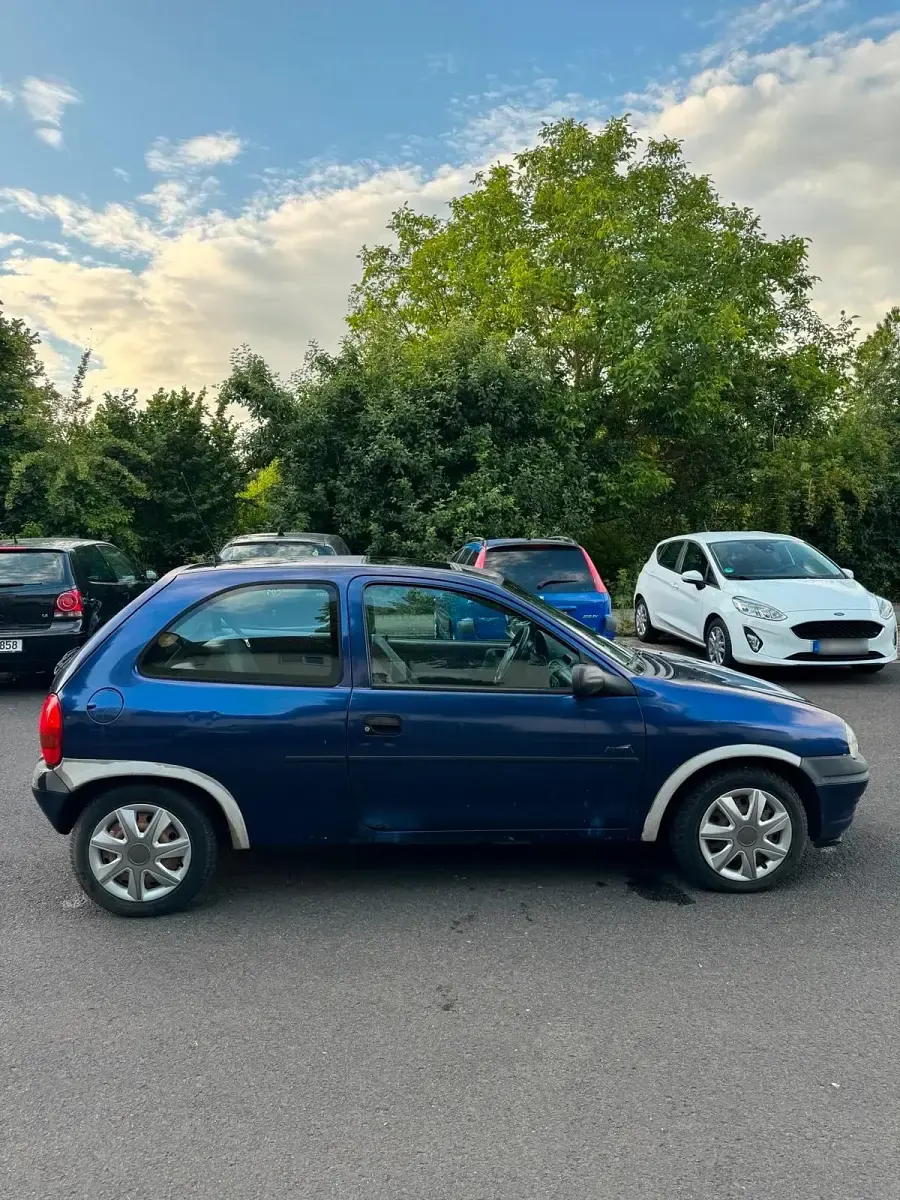 Gebraucht Opel Corsa 60 PS (44 kW) 1998 Blau Kleinwagen