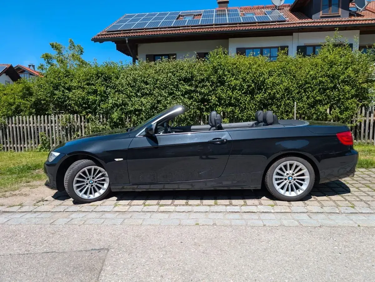 Gebraucht BMW 320 Cabriolet 170 PS (125 kW) 2010 Schwarz Cabrio