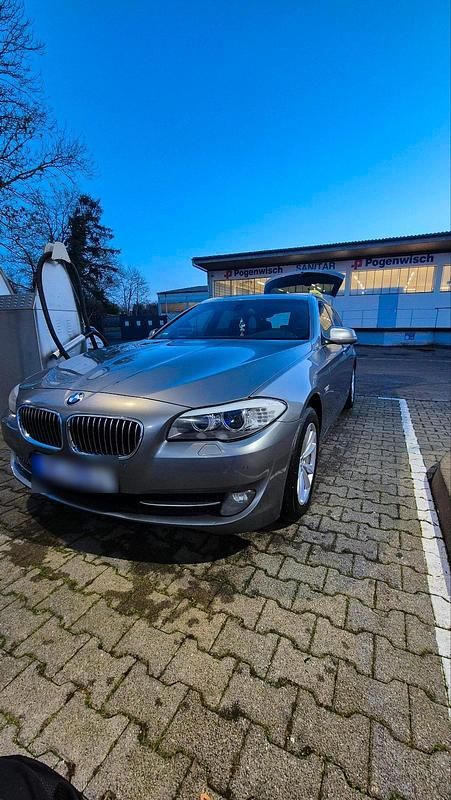Gebraucht BMW 520 184 PS (135 kW) 2011 Grau Kombi
