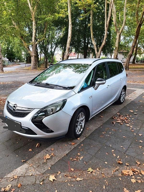 Silber Gebraucht 2013 Opel Zafira Tourer Active Van / Kleinbus | 4.500 € (Superpreis) - Bild 1/4