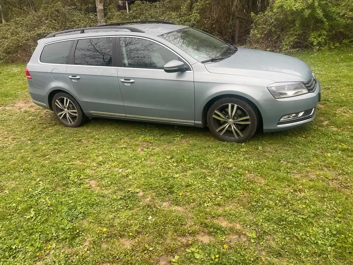 Usata VW Passat 160 CV (117 kW) 2012 Grigio Station wagon