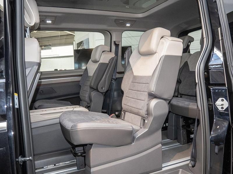 Neu VW T7 Style 150 PS (110 kW) 2025 Schwarz Van