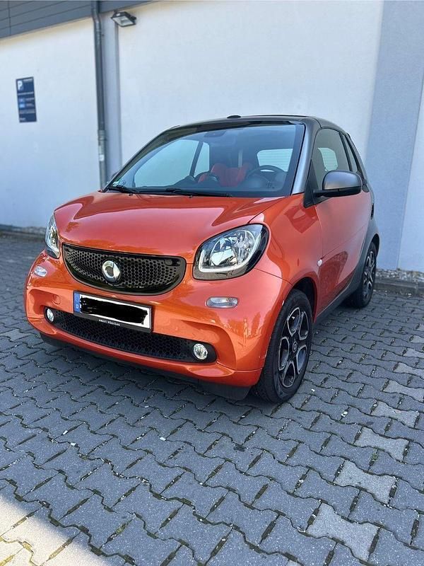Orange Gebraucht 2017 Smart ForTwo Coupé Passion Cabrio | 13.999 € (Fairer Preis) - Bild 1/4