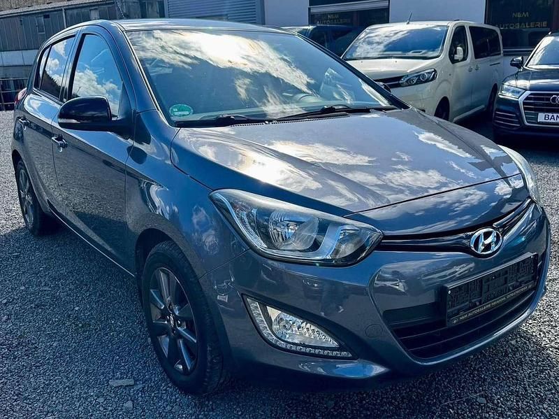 Gebraucht Hyundai i20 Classic 86 PS (63 kW) 2014 Schwarz Kleinwagen