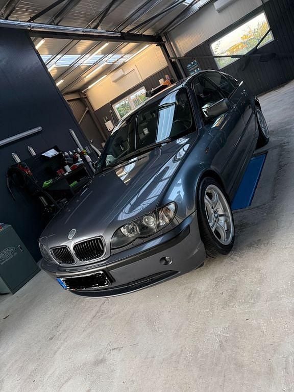 Gebraucht BMW 320 150 PS (110 kW) 2003 Grau Limousine
