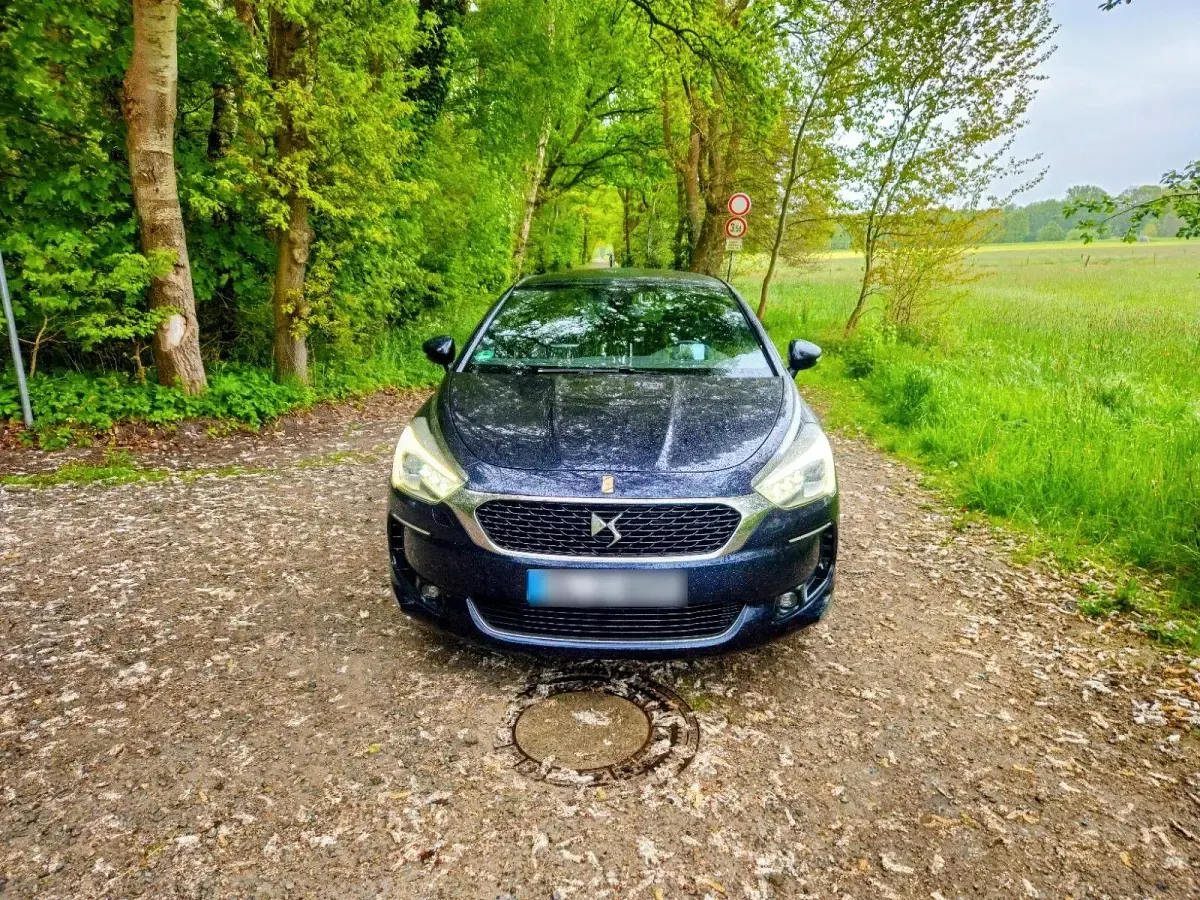 Gebraucht Citroën DS5 Sport Chic 181 PS (133 kW) 2015 Violett Kleinwagen