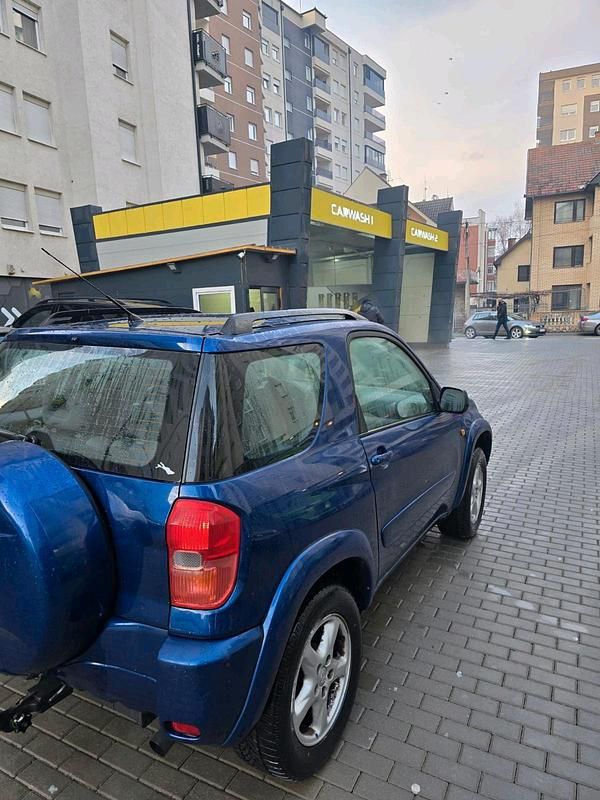 Gebraucht Toyota Yaris 150 PS (110 kW) 2000 Blau SUV