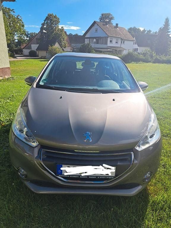 Grau Gebraucht 2012 Peugeot 208 Allure Kleinwagen | 3.500 € (Superpreis) - Bild 1/4