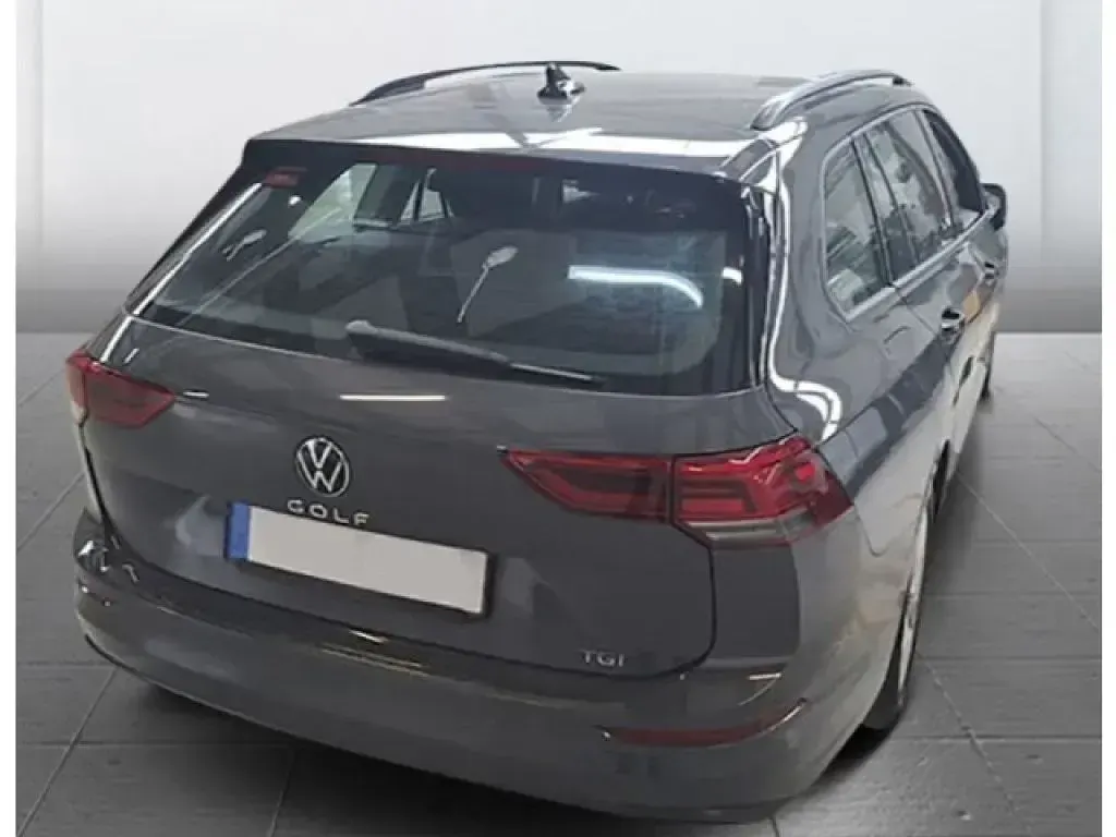 Gebraucht VW Golf VIII Active 131 PS (96 kW) 2023 Delfingrau metallic Kombi