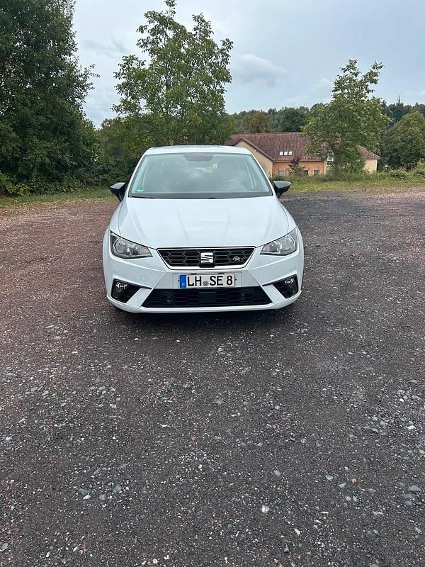 Weiß Gebraucht 2018 Seat Ibiza FR Kleinwagen | 12.999 € (Fairer Preis) - Bild 1/4