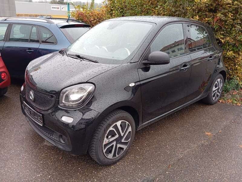 Schwarz Gebraucht 2016 Smart ForFour Passion Limousine | 4.888 € (Fairer Preis) - Bild 1/3