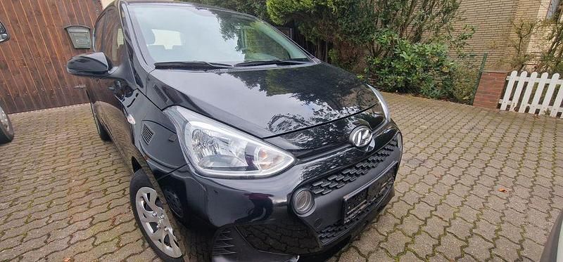 Schwarz Gebraucht 2019 Hyundai i10 Trend Kleinwagen | 7.400 € (Superpreis) - Bild 1/4