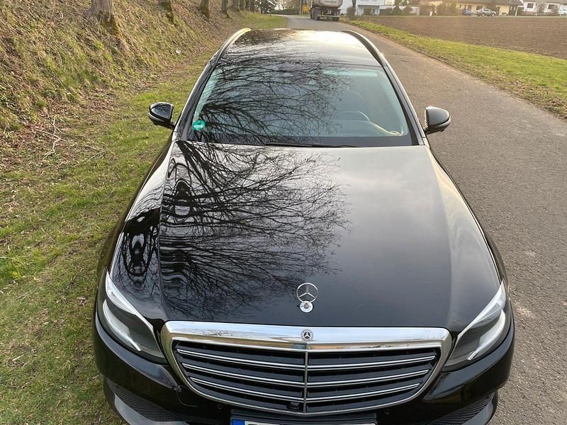 Gebraucht Mercedes E220 194 PS (142 kW) 2018 Schwarz Kombi