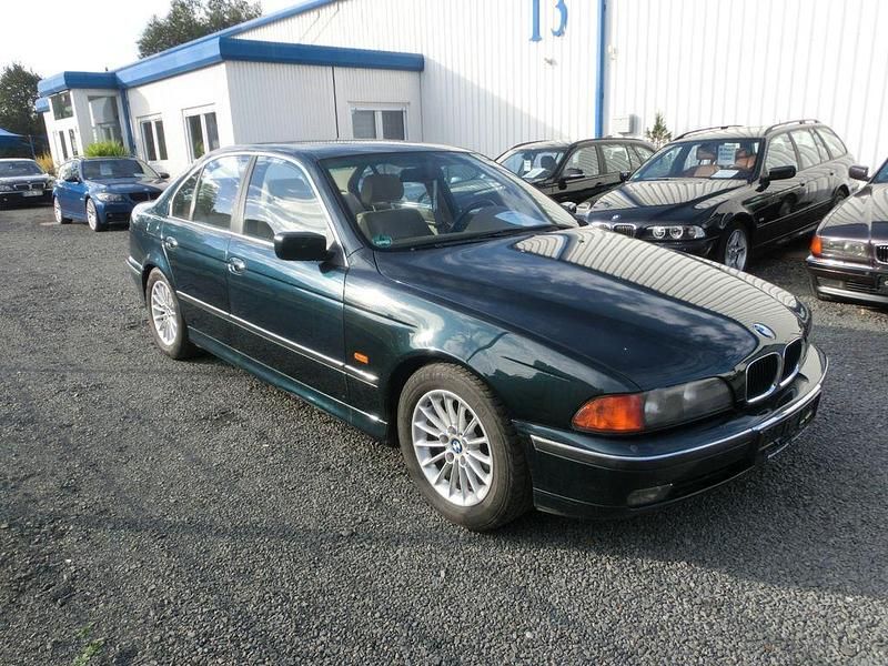 Grün Gebraucht 1998 BMW 528 M Sport Limousine | 4.999 € (Guter Preis) - Bild 1/4