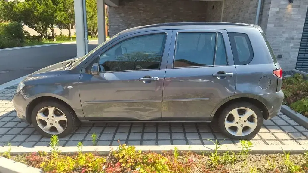 Gebraucht Mazda 2 Exclusive-Line 80 PS (58 kW) 2003 Grau Kleinwagen