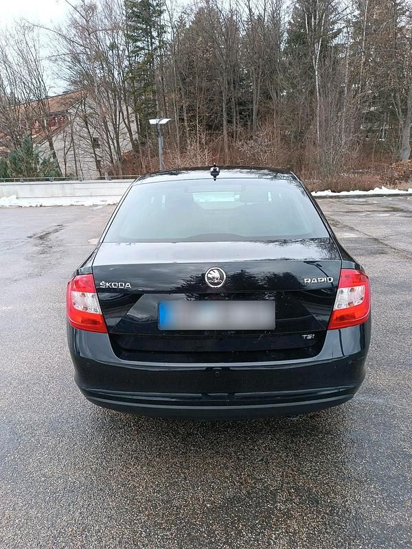Second-hand Skoda Rapid 105 CP (77 kW) 2013 Negru Hatchback