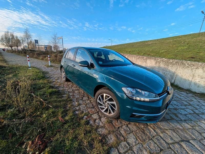 Grün Gebraucht 2017 VW Golf VII Sound Kombi | 10.500 € (Superpreis) - Bild 1/4