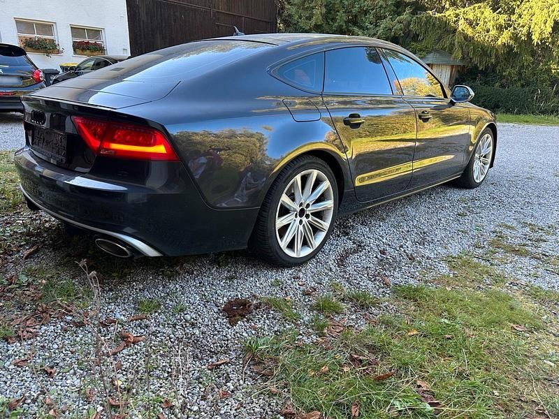 Second-hand Audi A7 180 CP (132 kW) 2010 Gri Hatchback