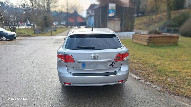 Gebraucht Toyota Avensis 126 PS (92 kW) 2010 Grau Kombi