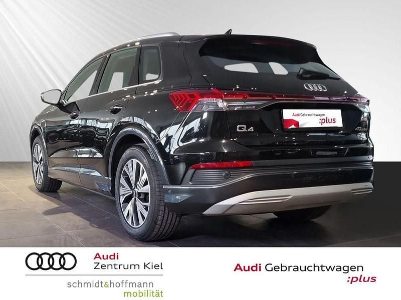 Gebraucht Audi Q4 e-tron Advanced 150 kW (204 PS) 2023 Mythosschwarz metallic SUV