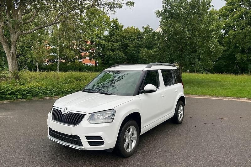 Weiß Gebraucht 2015 Skoda Yeti SUV | 9.990 € (Fairer Preis) - Bild 1/4