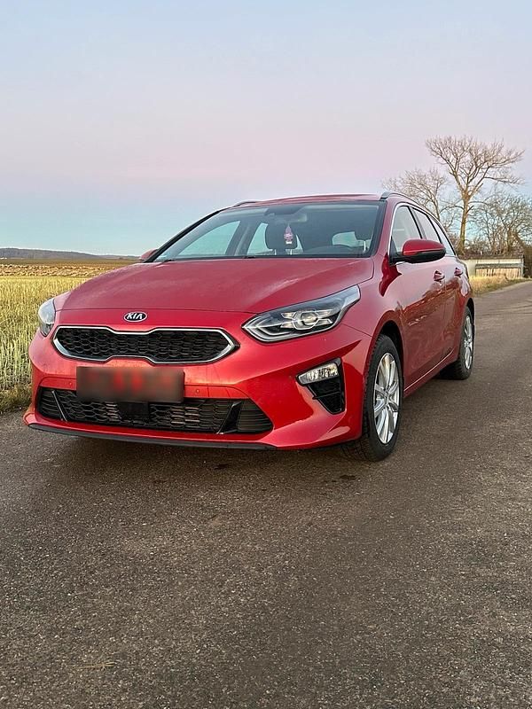 Gebraucht Kia Ceed 136 PS (100 kW) 2021 Rot Kleinwagen