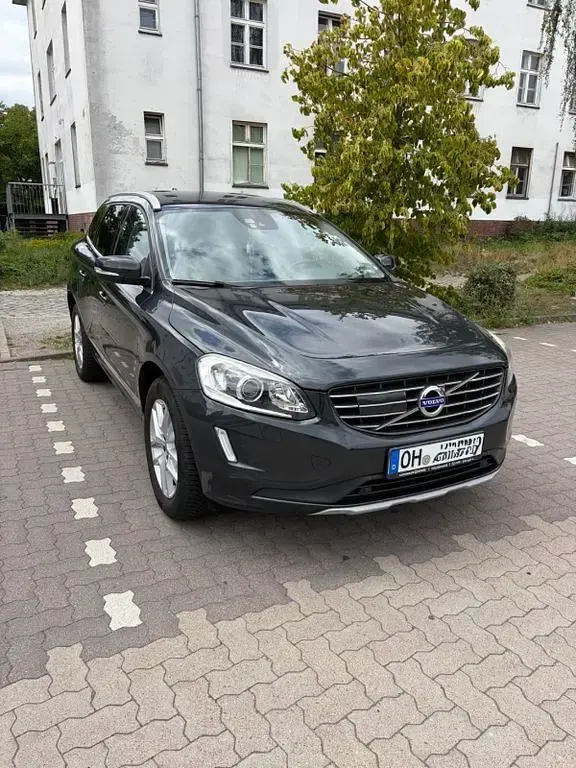Gebraucht Volvo XC60 Momentum 220 PS (161 kW) 2016 Grau SUV