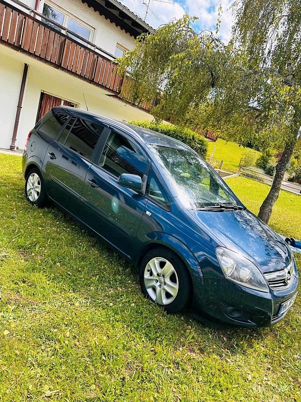 Gebraucht Opel Zafira 140 PS (102 kW) 2011 Blau Van / Kleinbus