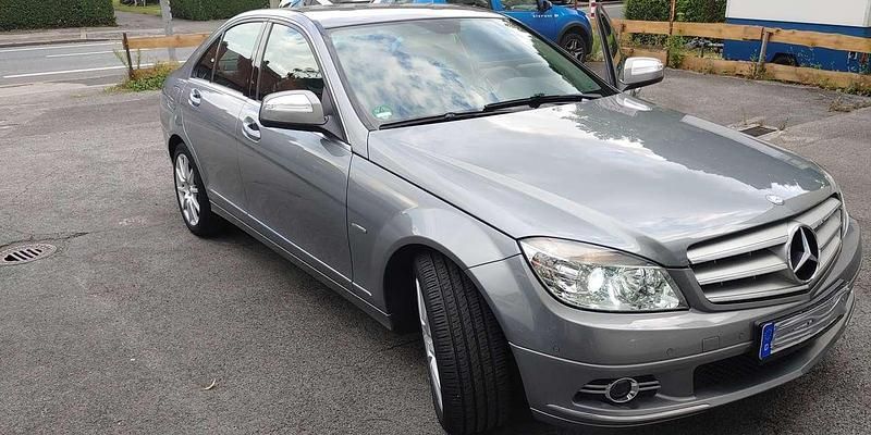 Silber Gebraucht 2008 Mercedes C200 Avantgarde Limousine | 11.000 € (Fairer Preis) - Bild 1/4