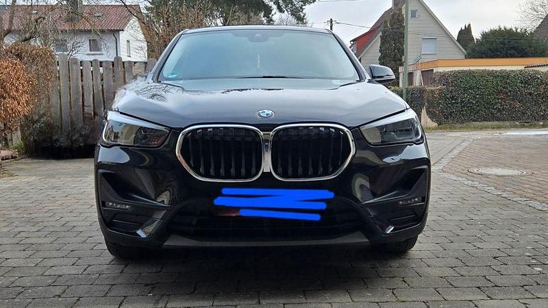 Schwarz Gebraucht 2020 BMW X1 Advantage SUV | 26.990 € (Etwas zu teuer) - Bild 1/4