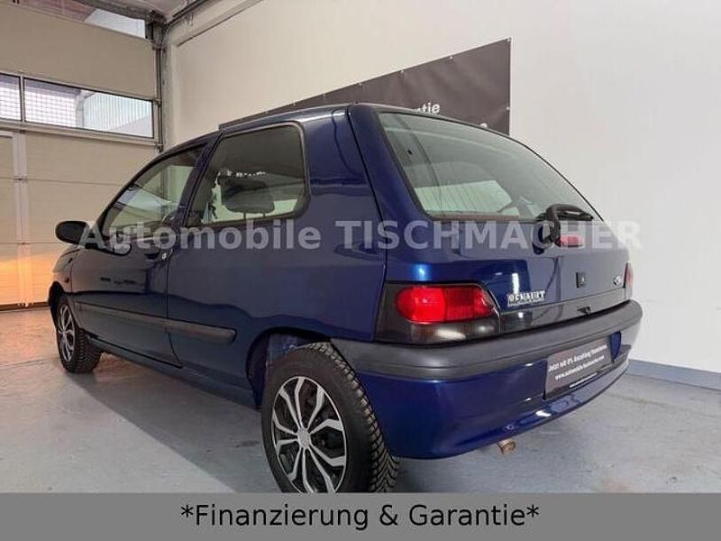 Gebraucht Renault Clio 54 PS (39 kW) 1997 Blau Kleinwagen