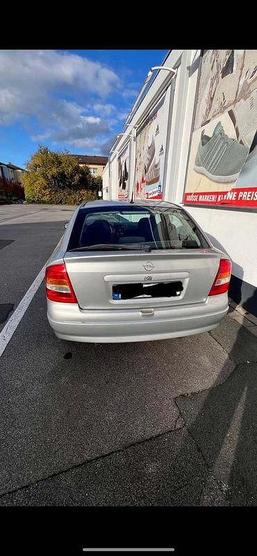 Silber Gebraucht 1999 Opel Astra Limousine | 1.600 € - Bild 1/4