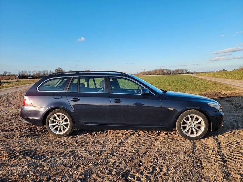 Gebraucht BMW 523 190 PS (139 kW) 2008 Blau Kombi