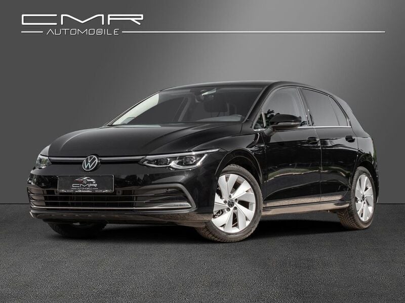 Deep black perleffekt Gebraucht 2023 VW Golf VIII Style Limousine | 28.574 € (Fairer Preis) - Bild 1/4