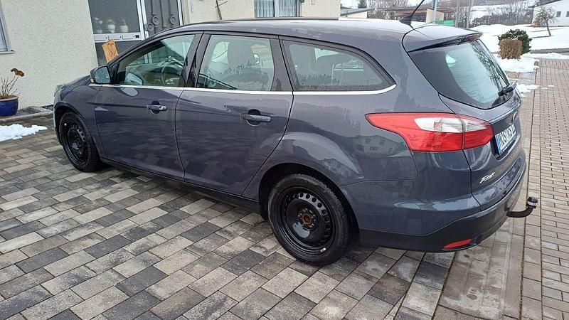 Gebraucht Ford Focus Trend 116 PS (85 kW) 2012 Blau Kombi