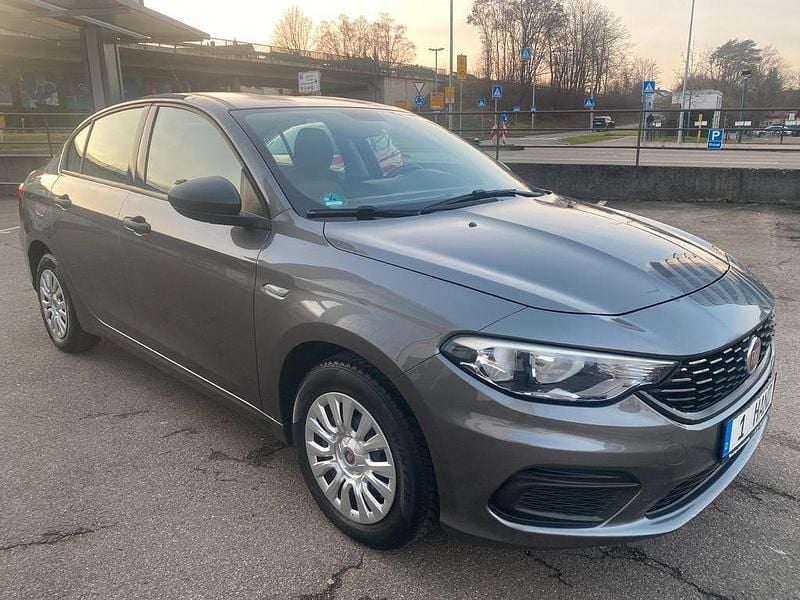Gebraucht Fiat Tipo Pop 95 PS (69 kW) 2016 Grau Limousine