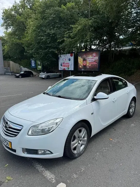 Gebraucht Opel Insignia Sport 160 PS (117 kW) 2010 Weiß Limousine