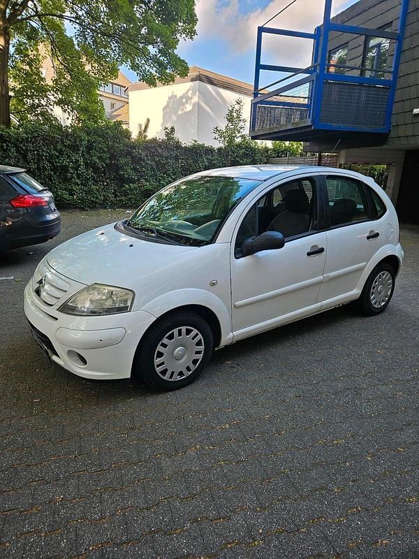 Weiß Gebraucht 2009 Citroën C3 Kleinwagen | 1.500 € (Guter Preis) - Bild 1/4