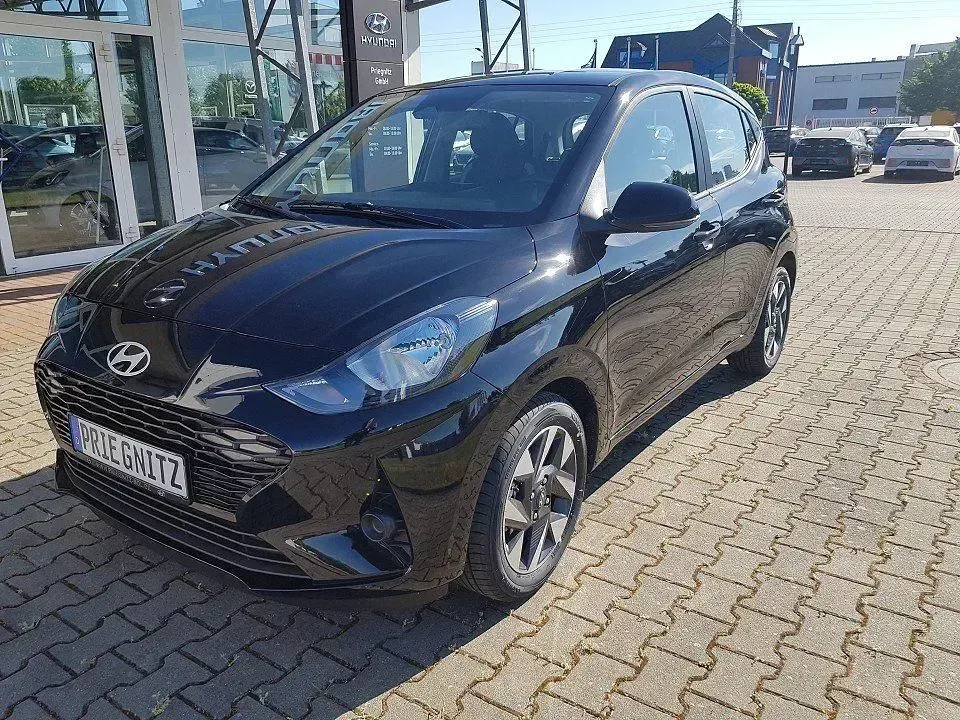 Gebraucht Hyundai i10 Trend 79 PS (58 kW) 2024 Schwarz Kleinwagen