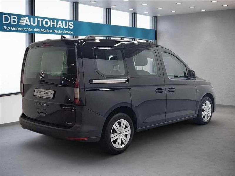 Usata VW Caddy 122 CV (89 kW) 2022 Nero Monovolume