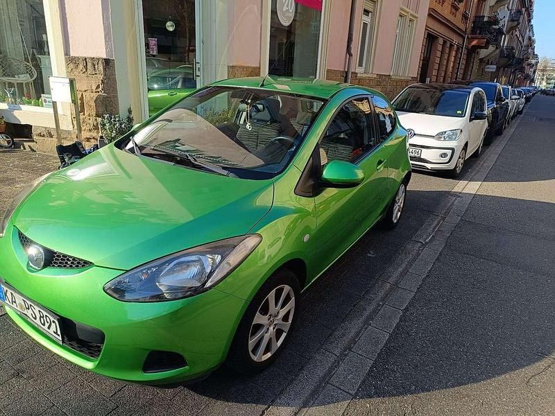 Second-hand Mazda 2 Inclusive 75 CP (55 kW) 2009 Verde Hatchback