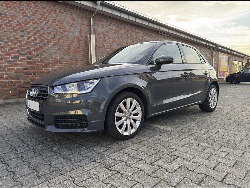 Grau Gebraucht 2016 Audi A1 Kleinwagen | 11.500 € (Etwas zu teuer) - Bild 1/3