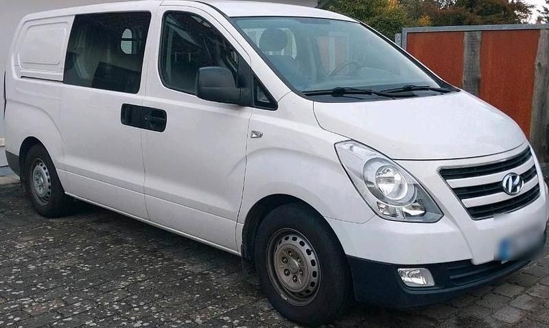 Gebraucht Hyundai H-1 170 PS (125 kW) 2017 Weiß Van / Kleinbus