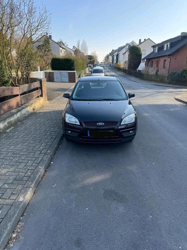 Schwarz Gebraucht 2007 Ford Focus Kleinwagen | 2.000 € (Fairer Preis) - Bild 1/4