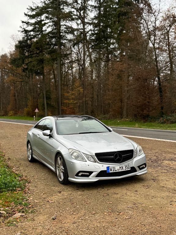 Gebraucht Mercedes E350 AMG 231 PS (169 kW) 2009 Silber Coupé